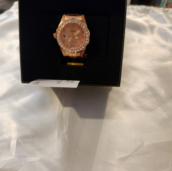 Invicta Women's Pro Diver Crystal Accented 18k Ion-plated Stainless Steel Watch - Picture 3 of 5